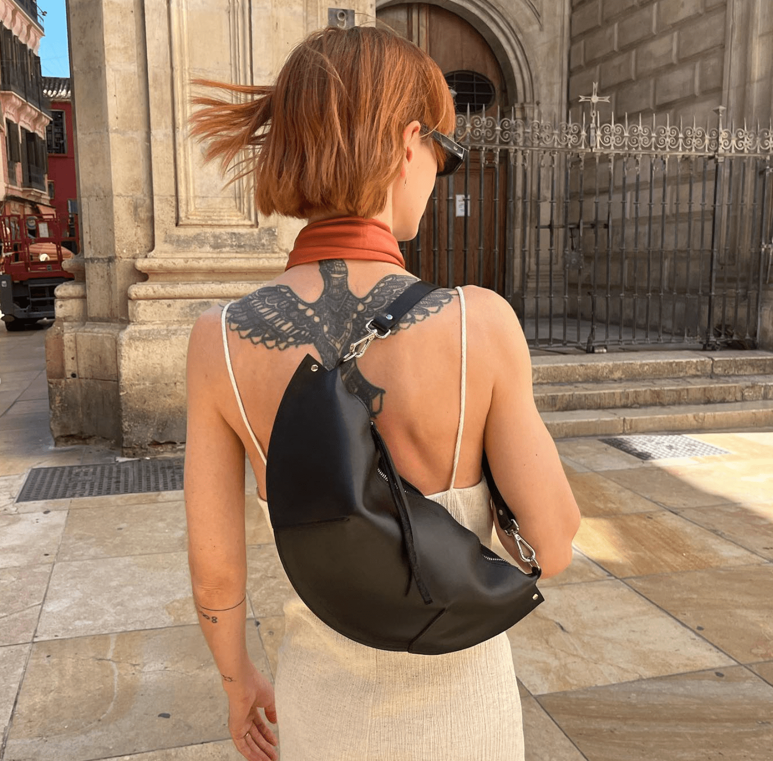 Olivia must käekott - Image 3