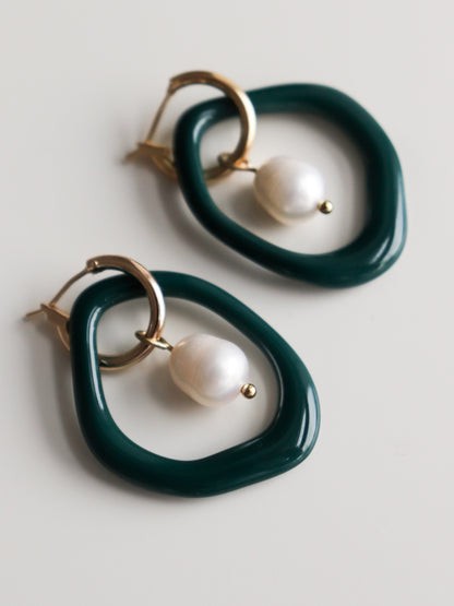 Arp Pearl and Porcelain Hoops kõrvarõngad - Image 6